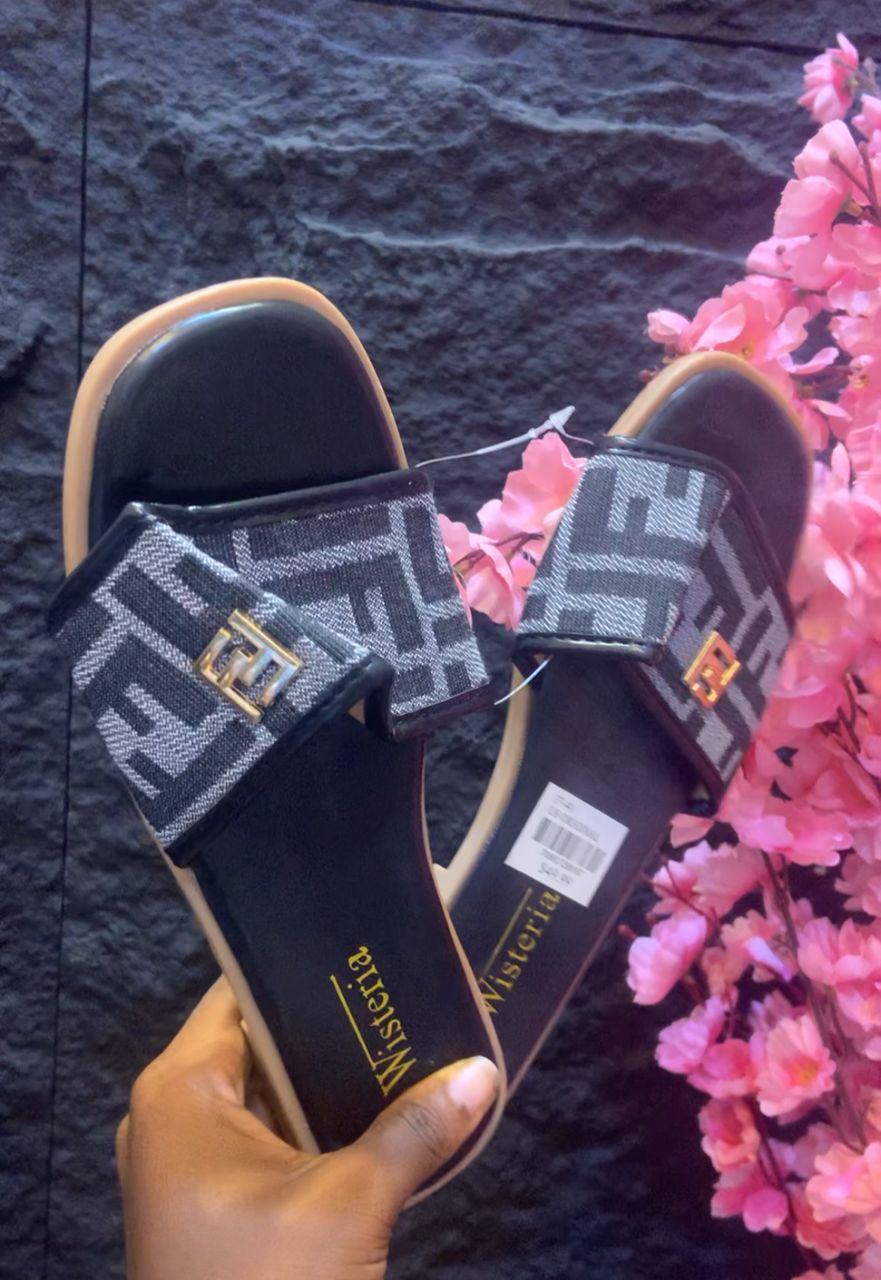 F&F slippers