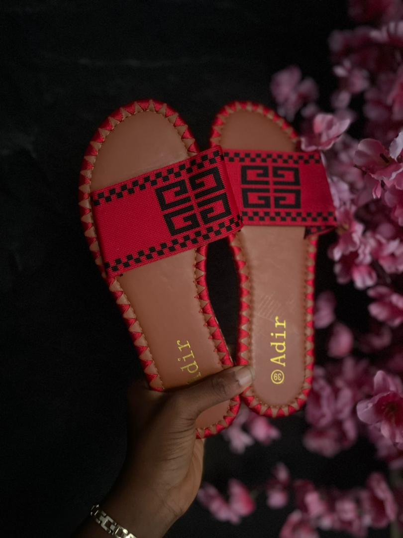 GG slipper